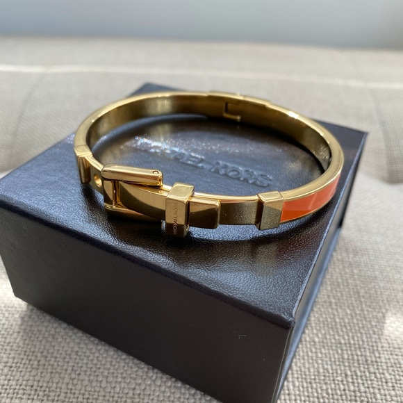 Michael Kors gold tone buckle bracelet - Picture 2 of 7